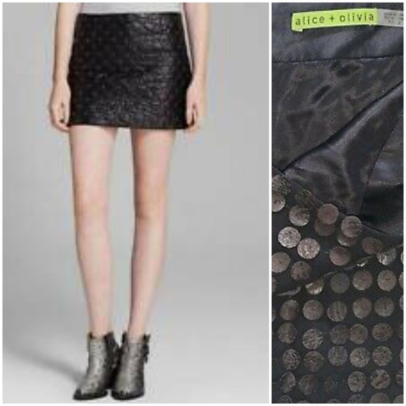 NEW! ALICE + OLIVIA BLACK DOT APPLIQUÉ MINI SKIRT - Picture 1 of 2